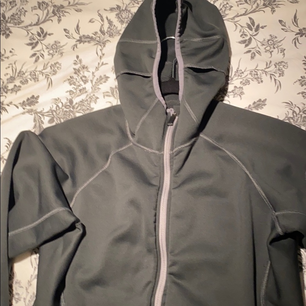 REI Hoodie women’s M. In great shape; very warm.